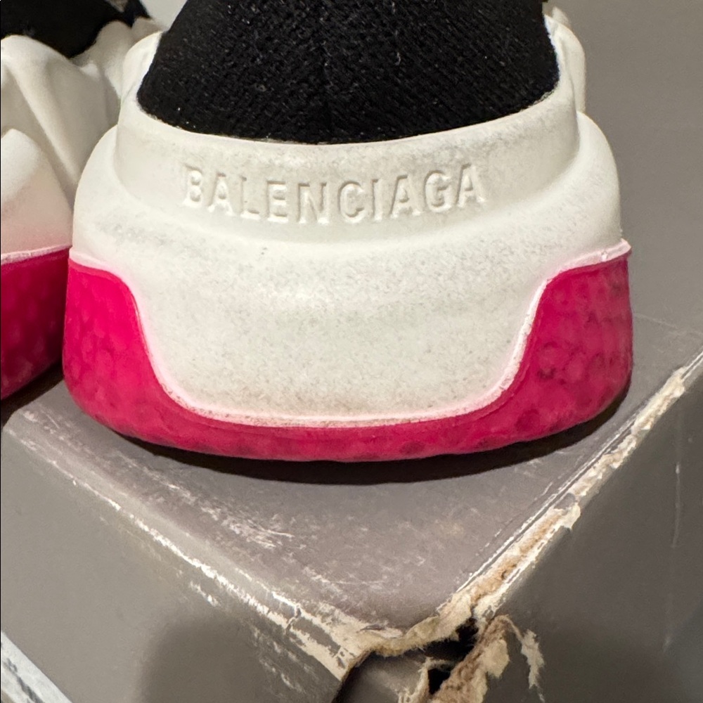 Balenciaga Women's Black and Pink ‘ Speed’ Trainers - Picture 10 of 17